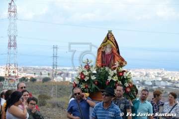 Santa Bárbara luce manto nuevo en la procesión de Lomo Catela (Foto Francisco Javier Santana)